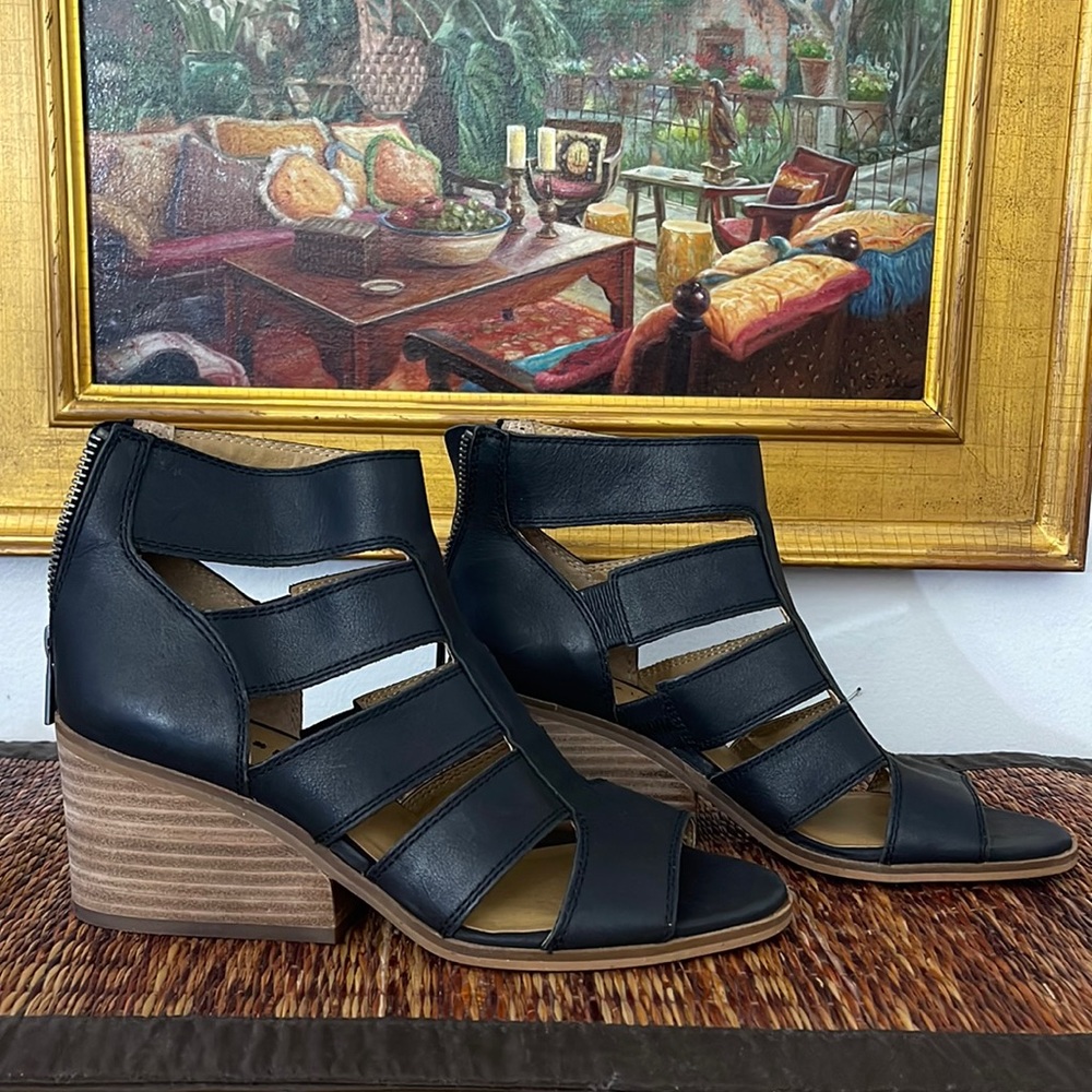 Woman shoes